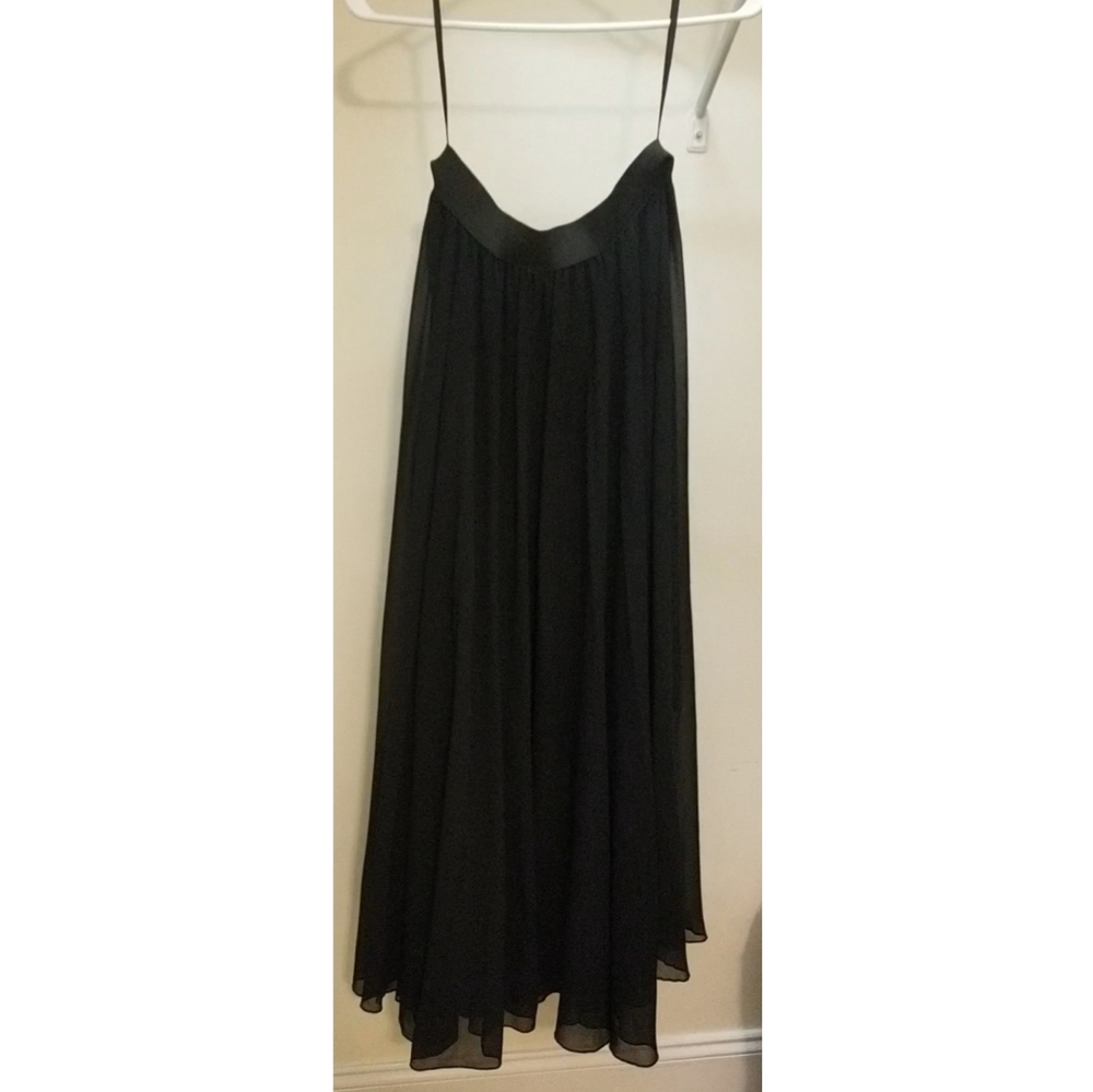 Black full skirt size L